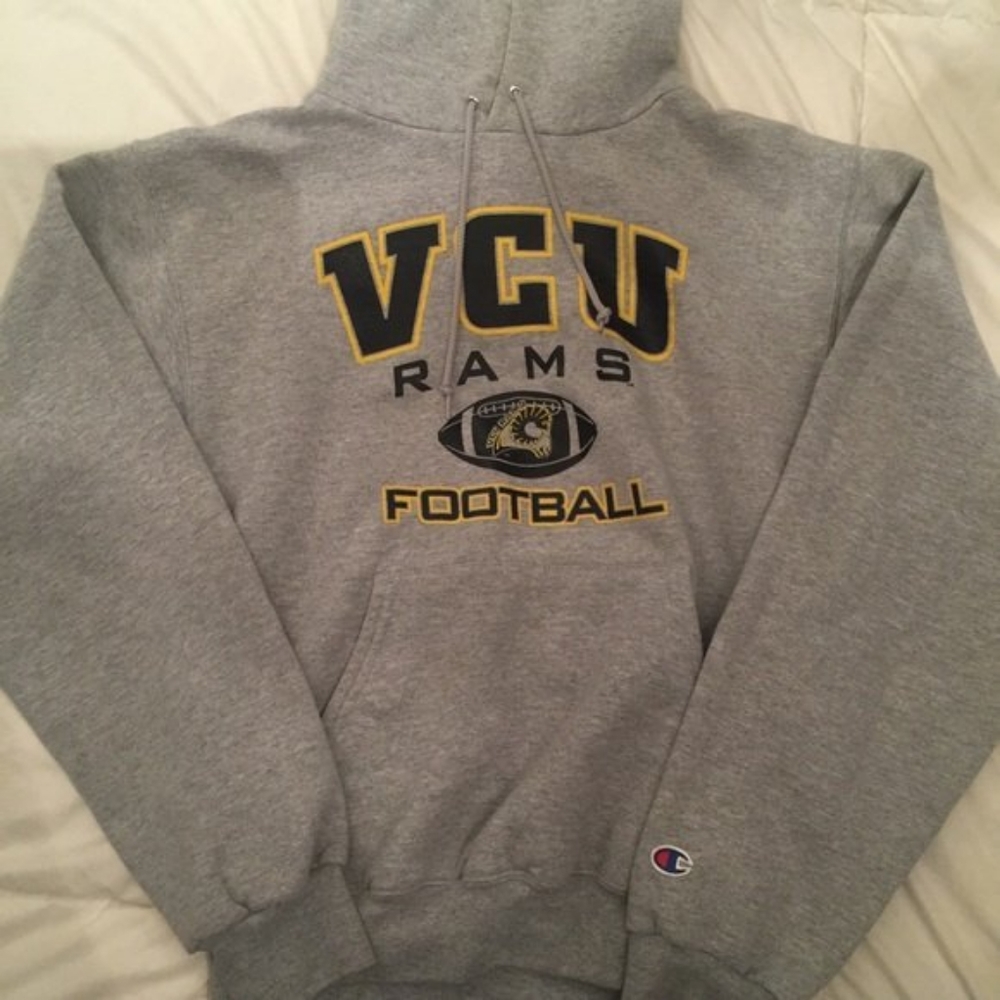 ISO- vintage VCU still undefeated sweatshirt (not for sale)